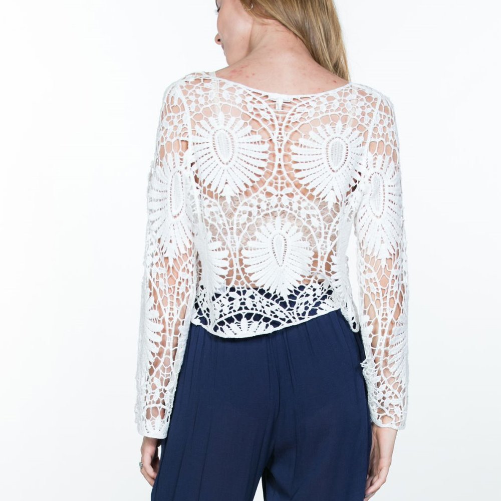 100 % cotton long sleeve lace crop top - Picture 3 of 3